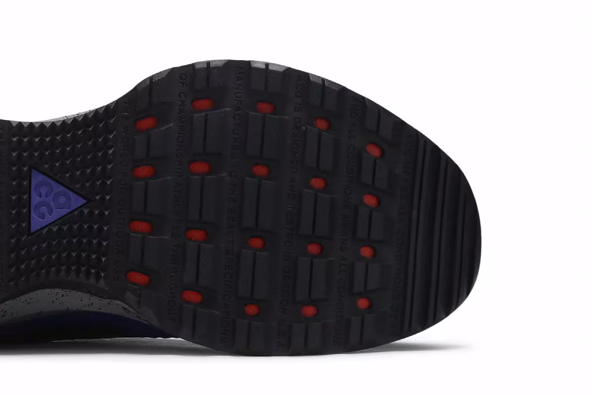 Nike ACG Zoom Air AO Fusion Violet Red, view 6