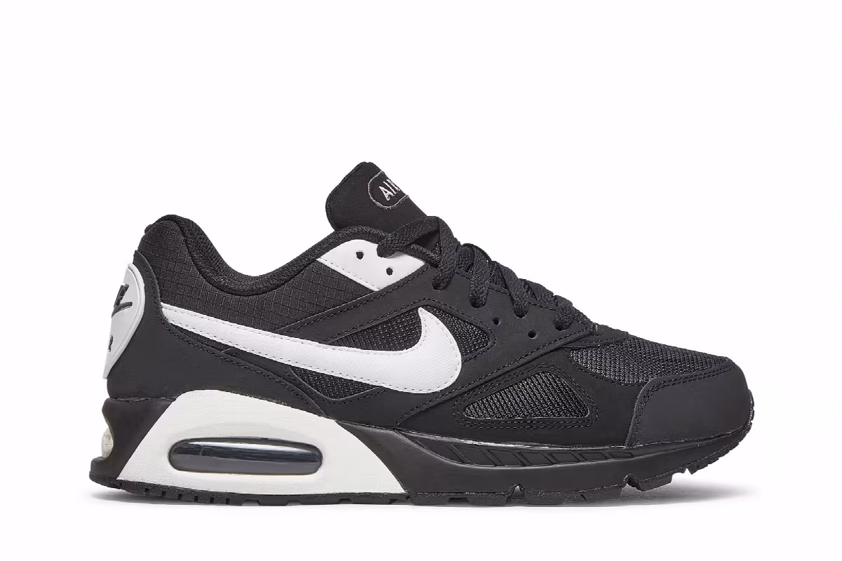 Nike Air Max IVO Black White, view 2