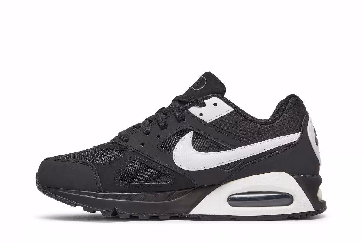 Nike Air Max IVO Black White, view 4
