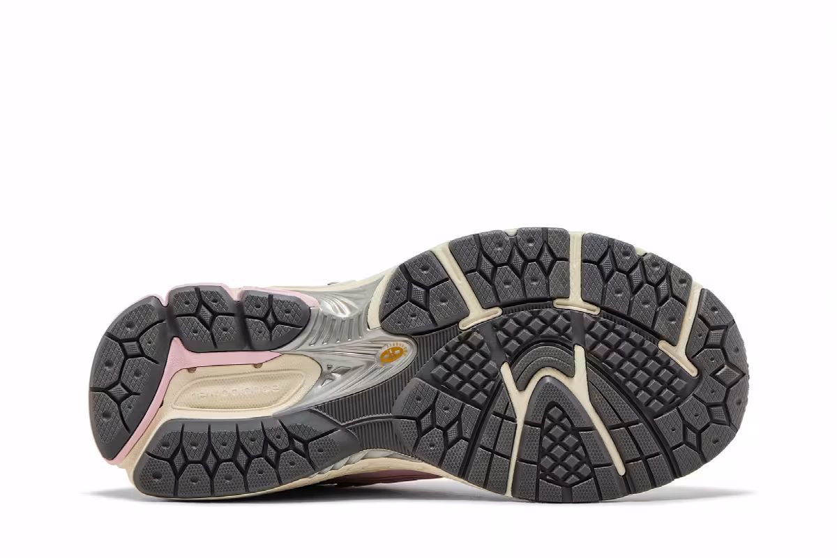 New Balance 1906R Big Kid Rose Sugar Ice Wine, view 5