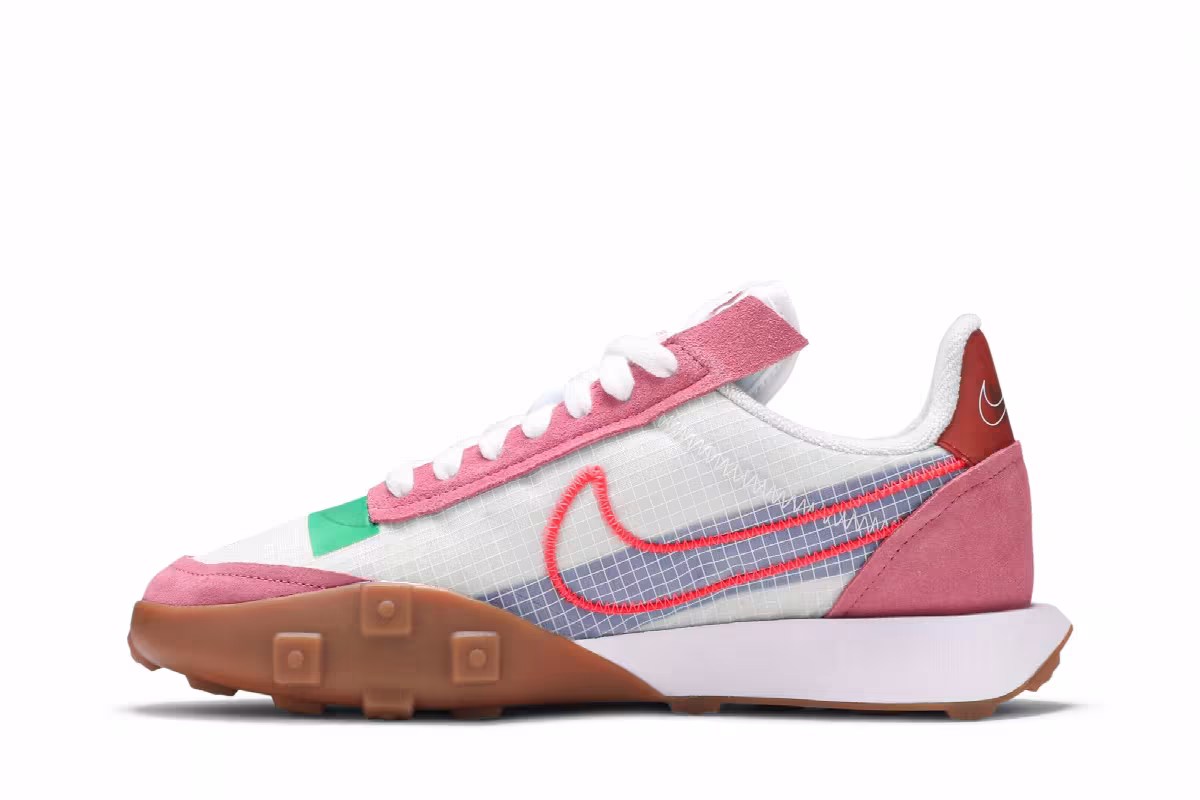 Nike Women's Waffle Racer 2X Desert Berry Crimson, view 4