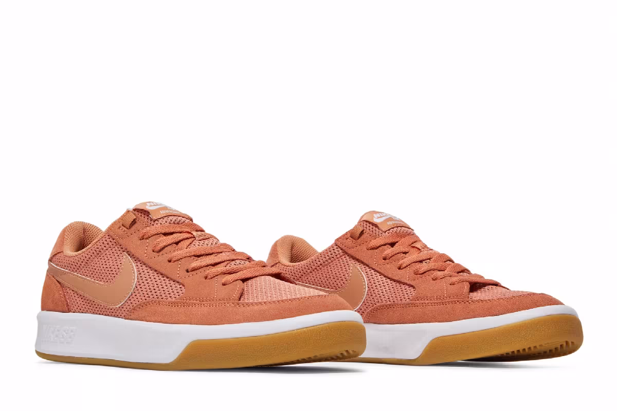 Nike Adversary SB Healing Orange, view 9