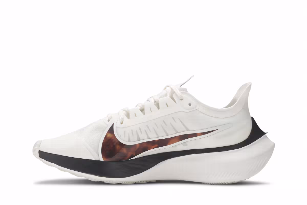 Nike Women's Zoom Gravity Barely Rose, view 4