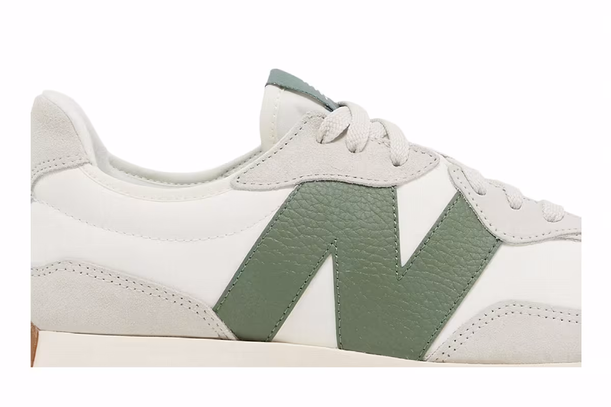 New Balance 327 Moonbeam Forest Green, view 3