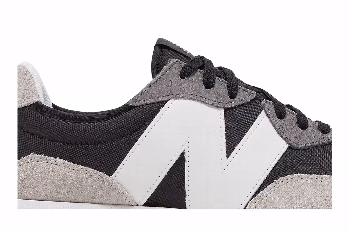 New Balance 327 Black White, view 3