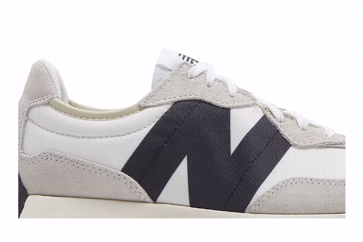 New Balance Women's 327 Sea Salt Black, view 3