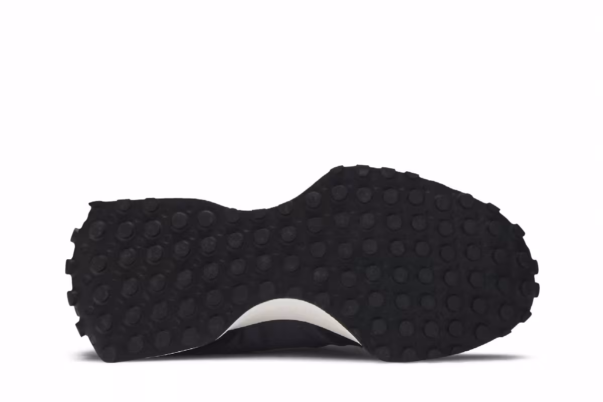 New Balance Women's 327 Black Grey, view 5