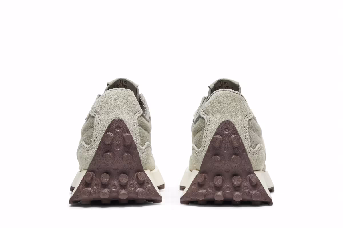 New Balance Women's 327 Grey Oak Sea Salt, view 7