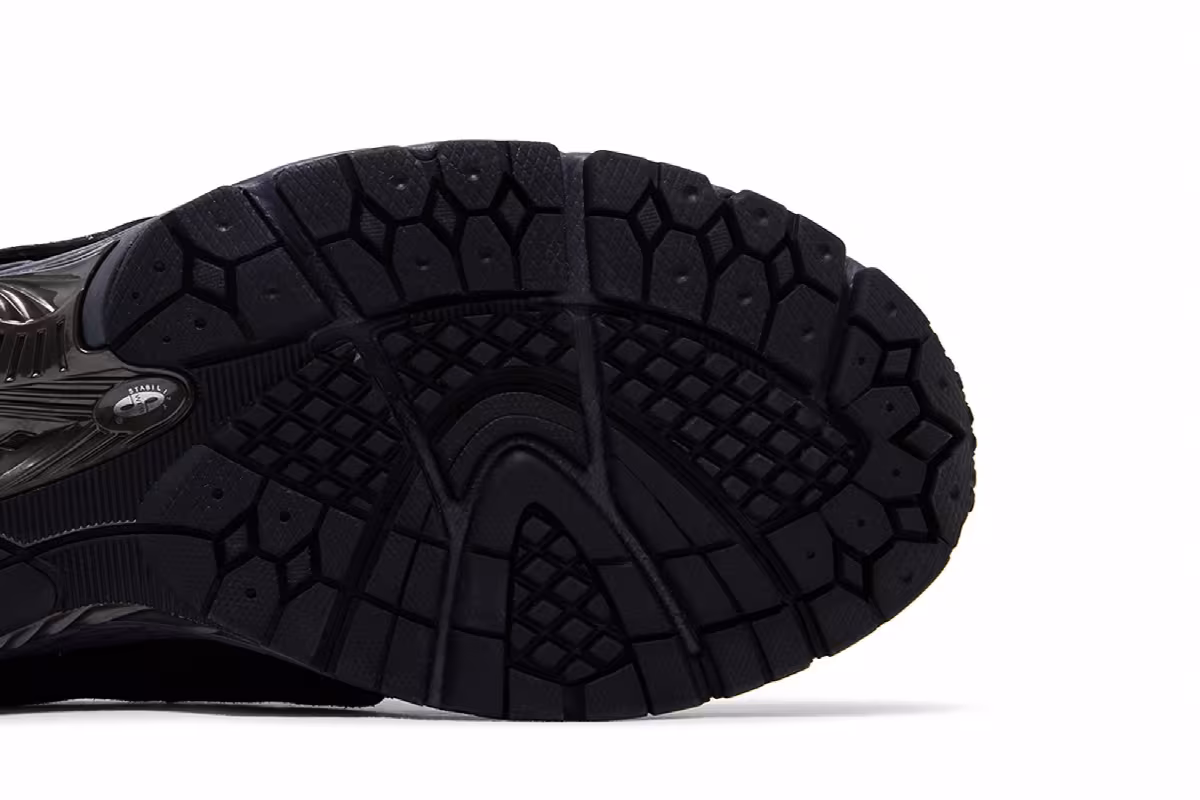 New Balance 2002R GORE-TEX Protection Pack Black Magnet, view 6