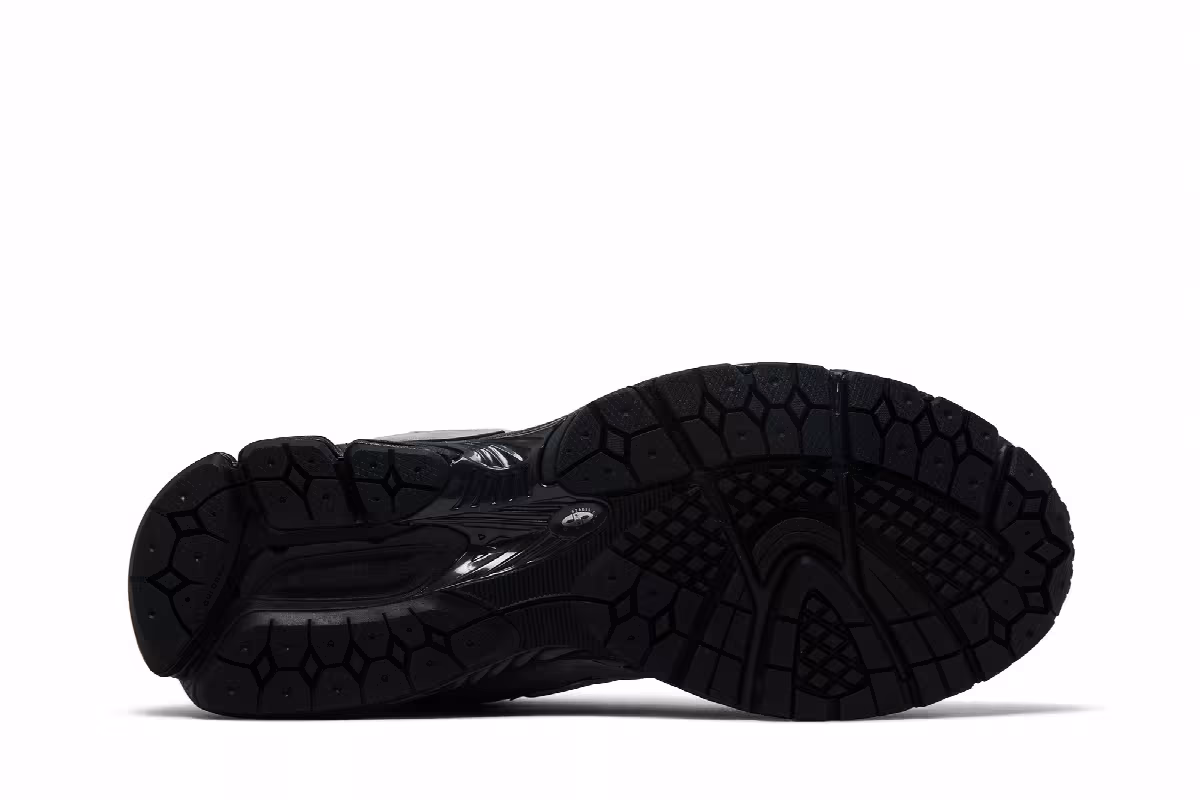 New Balance 2002R Slate Grey Black Silver, view 5