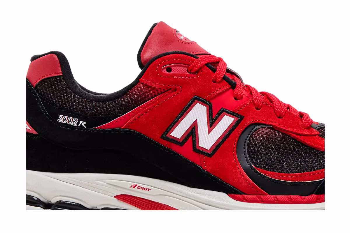 New Balance 2002R True Red Black, view 3