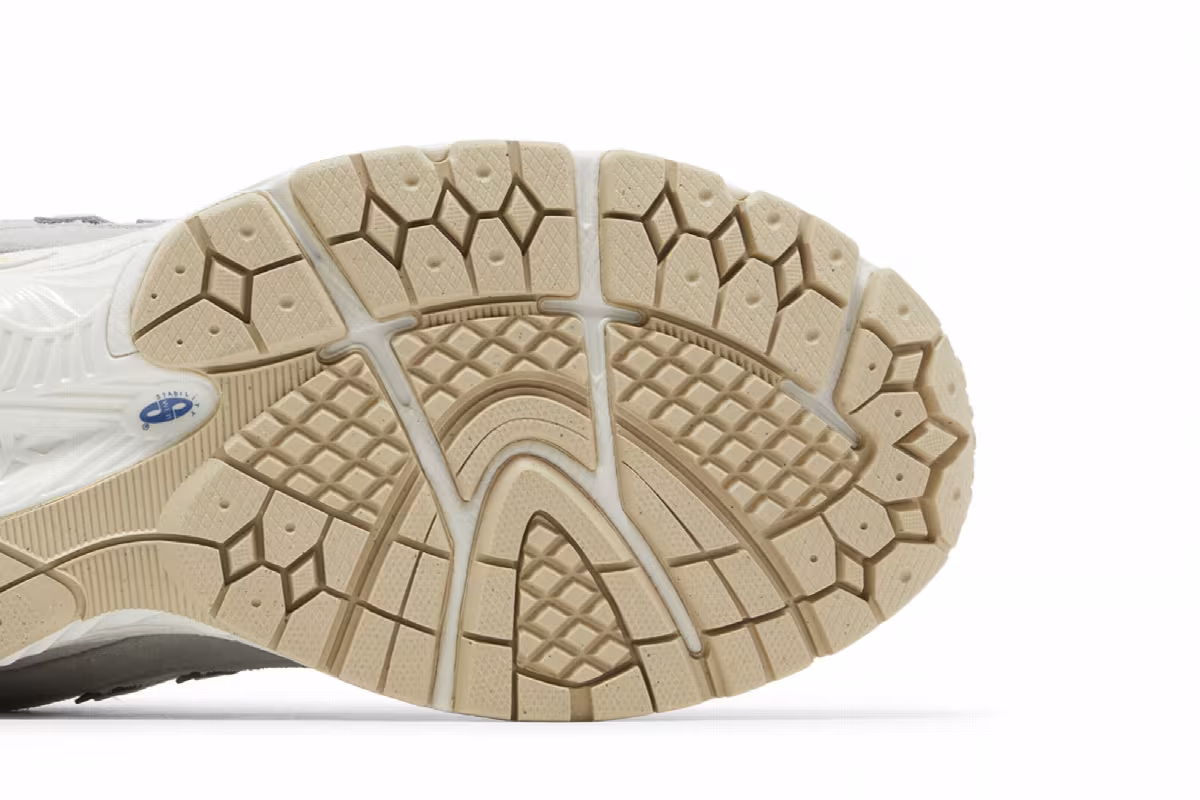 New Balance 2002R Concrete Grey, view 6