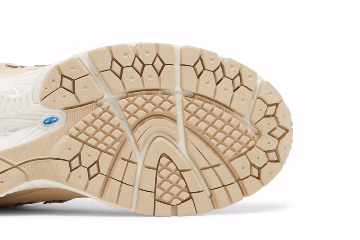 New Balance 2002R Sandstone, view 6