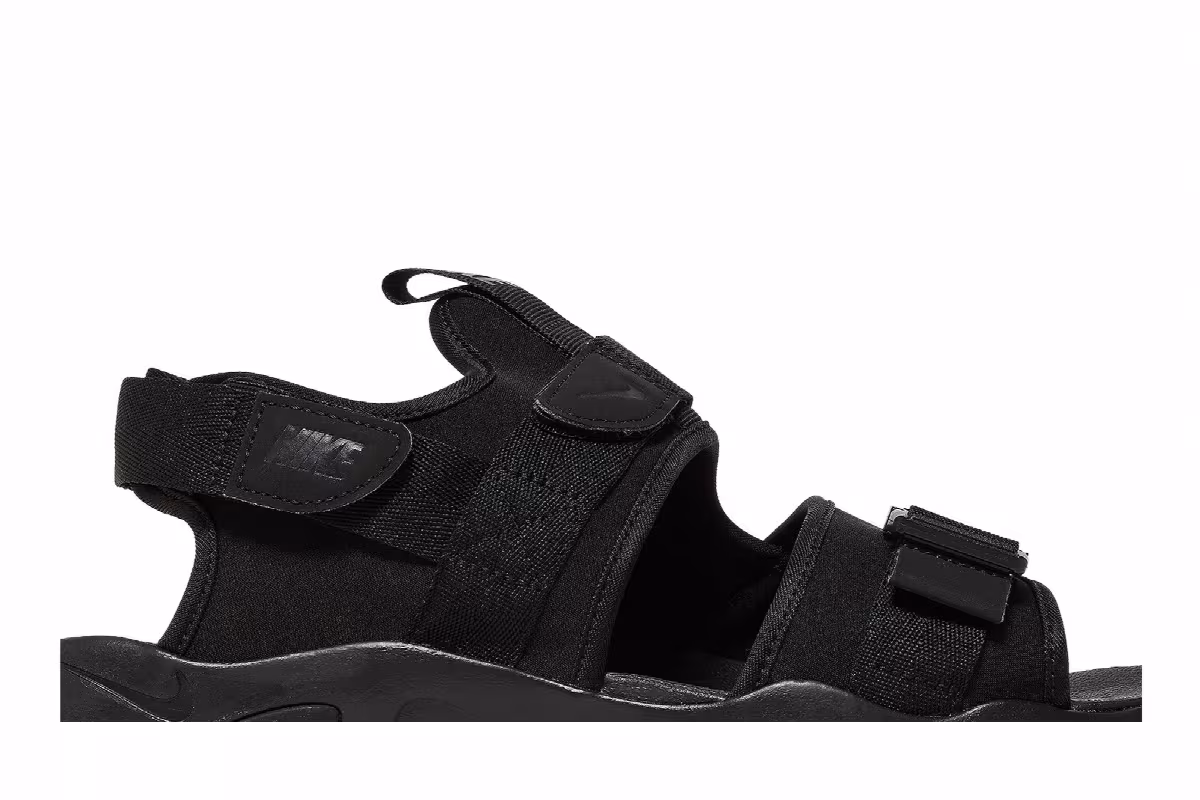 Nike Canyon Sandal Triple Black, view 3