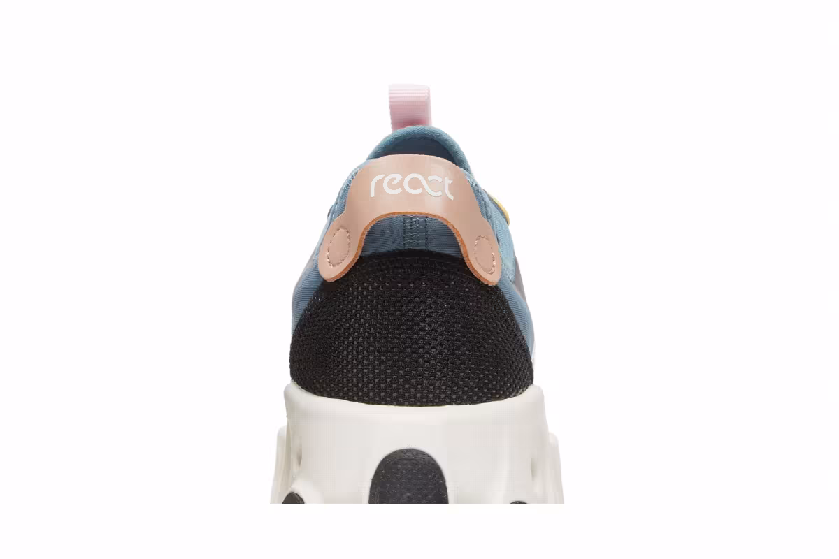 Nike Women's React Art3mis Blue Arctic Pink, view 8