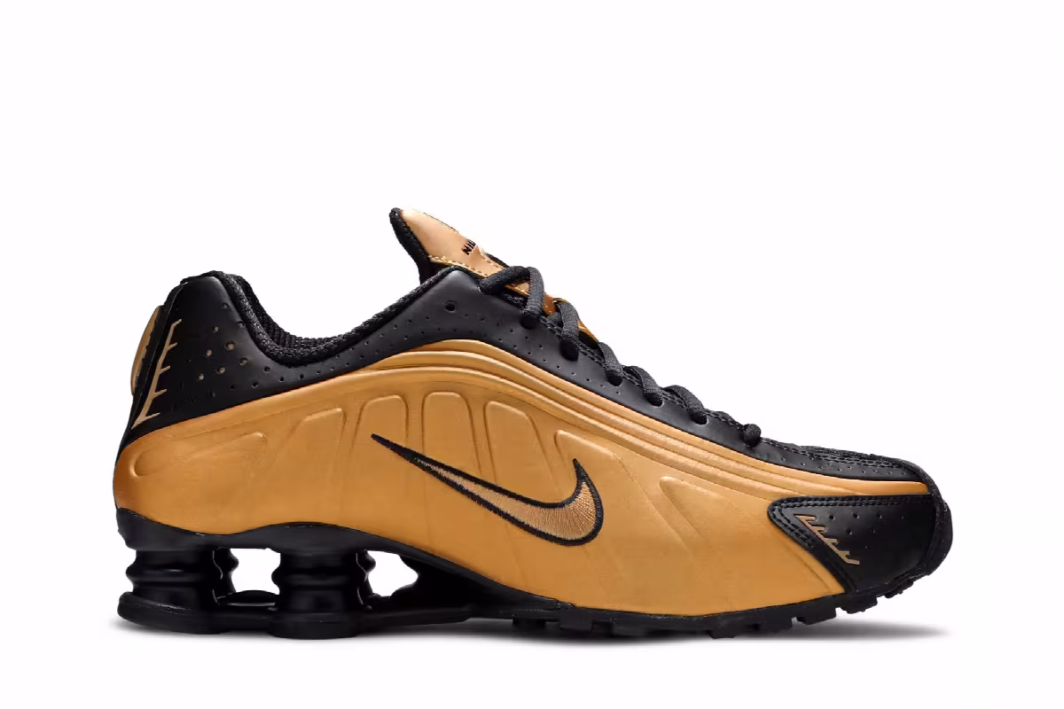 Nike Shox R4 Metallic Gold, view 2