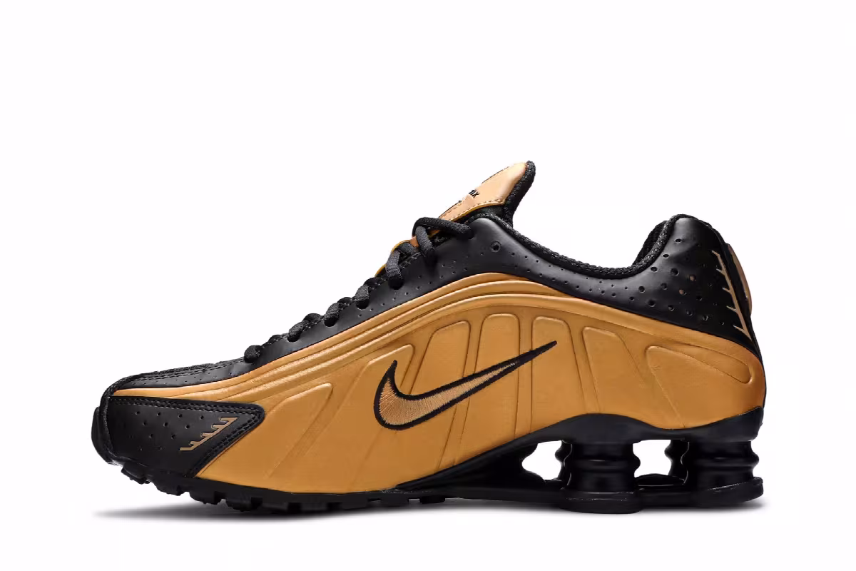 Nike Shox R4 Metallic Gold, view 4