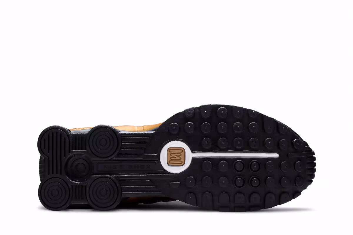 Nike Shox R4 Metallic Gold, view 5