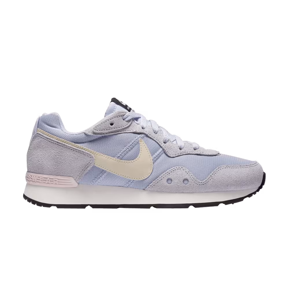Nike Women's Venture Runner Ghost