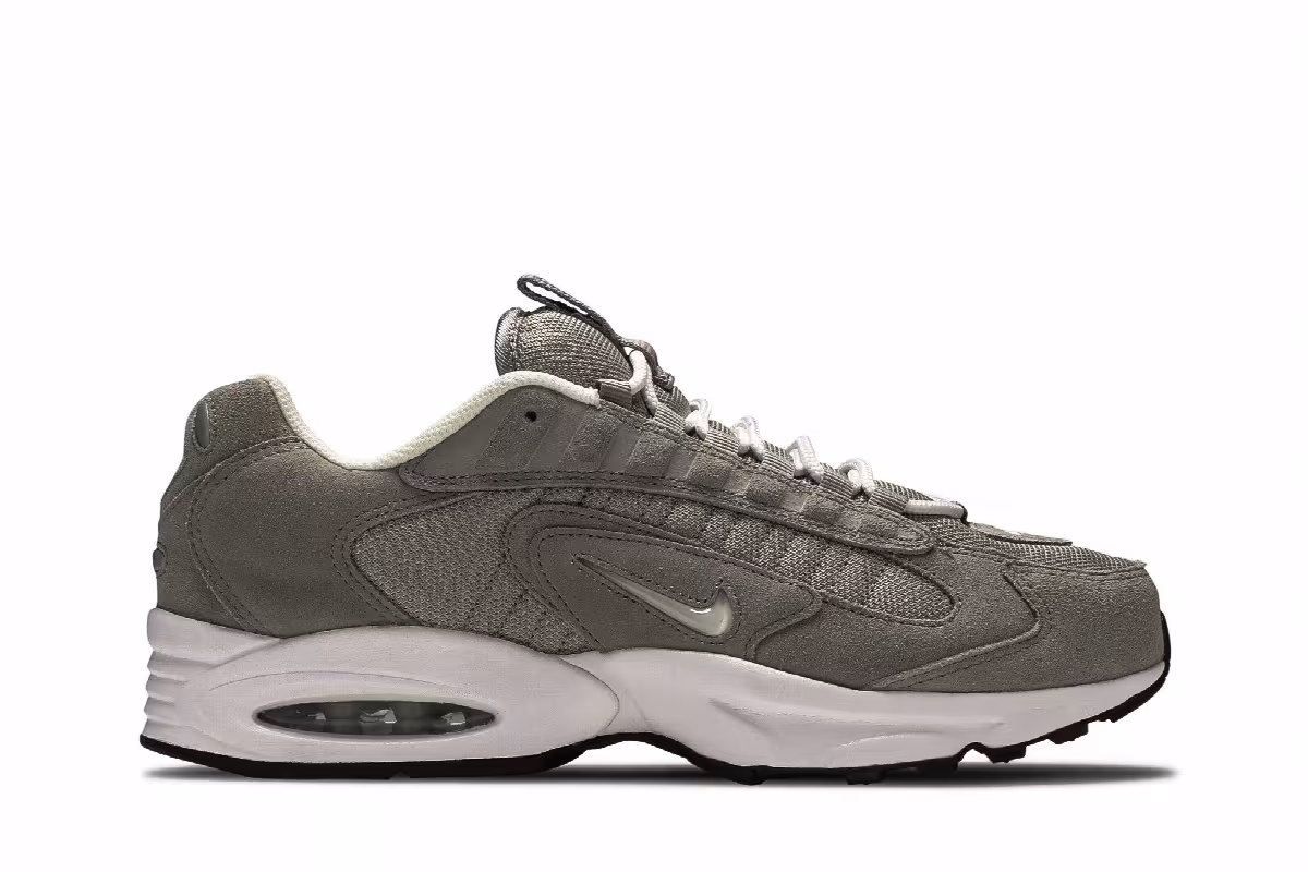 Nike Air Max Triax LE Grey Suede, view 2