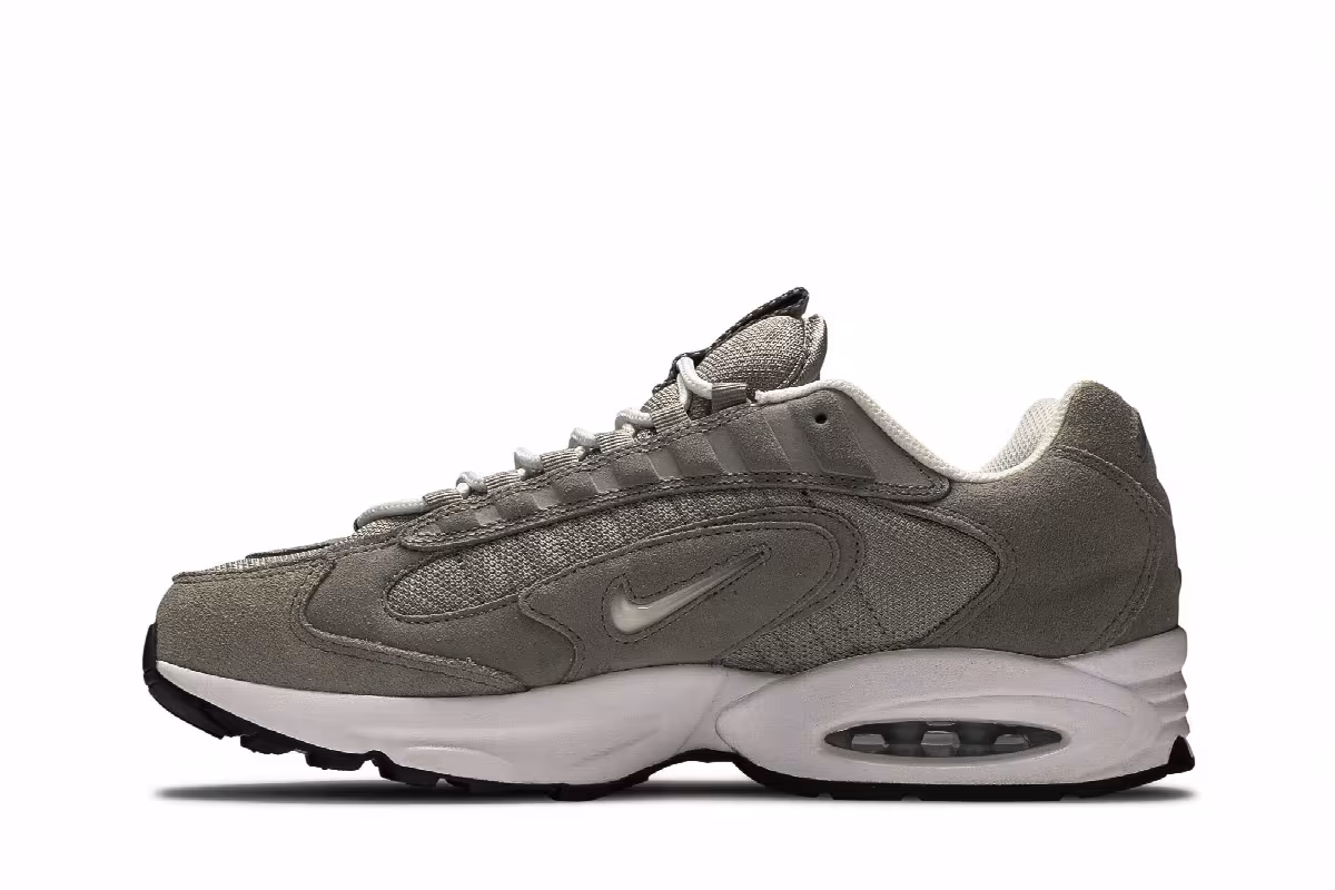 Nike Air Max Triax LE Grey Suede, view 4