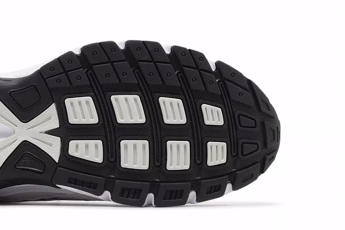 Nike Initiator White Black, view 6