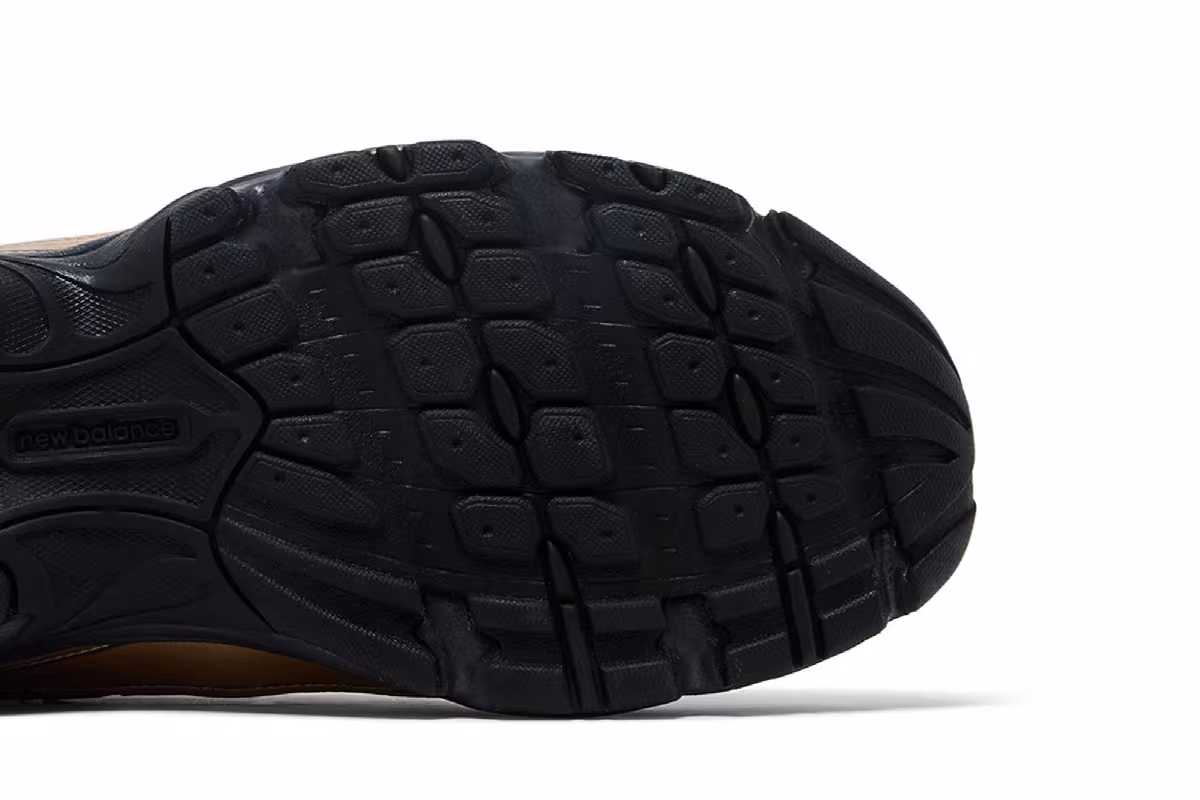 New Balance 740v2 Black Castlerock Gold, view 6