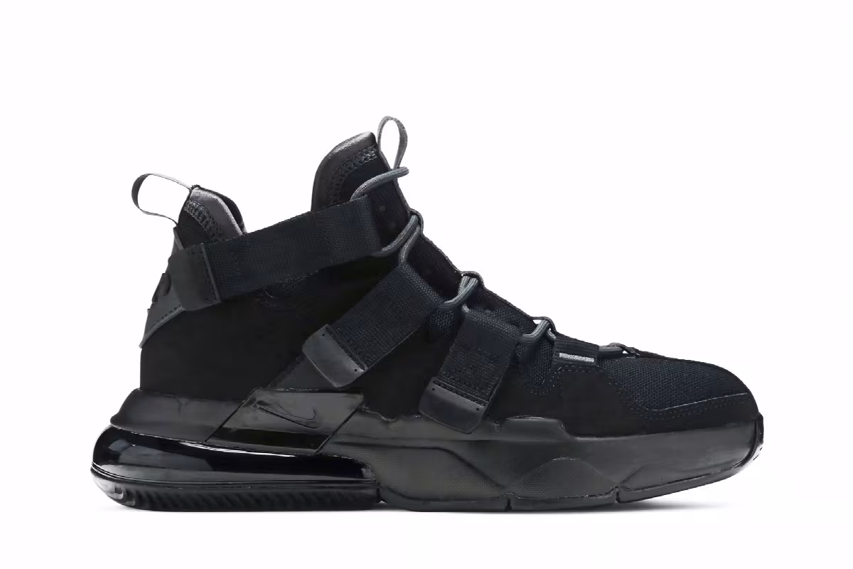 Nike Air Edge 270 Triple Black, view 2