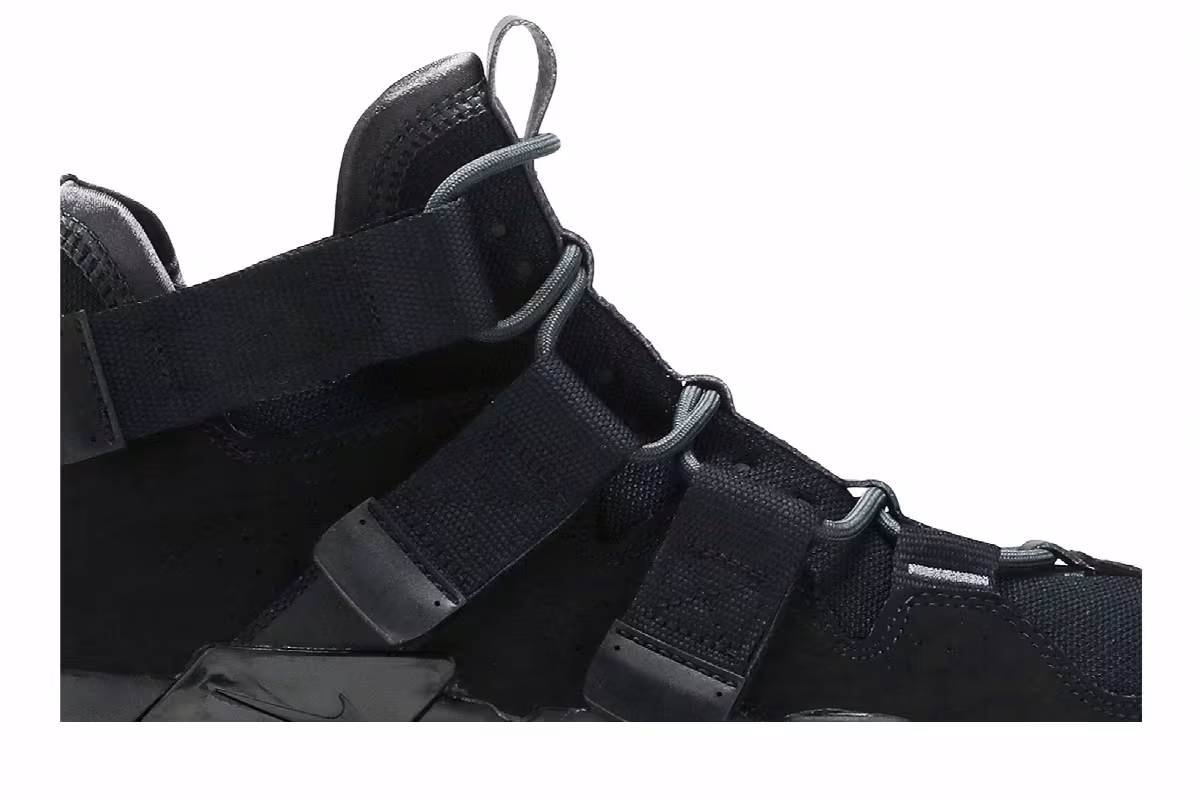 Nike Air Edge 270 Triple Black, view 3