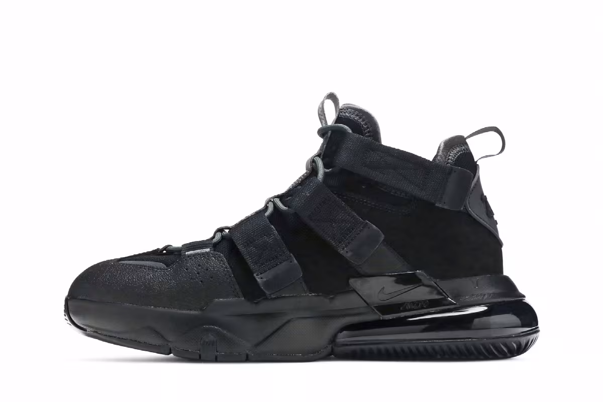 Nike Air Edge 270 Triple Black, view 4