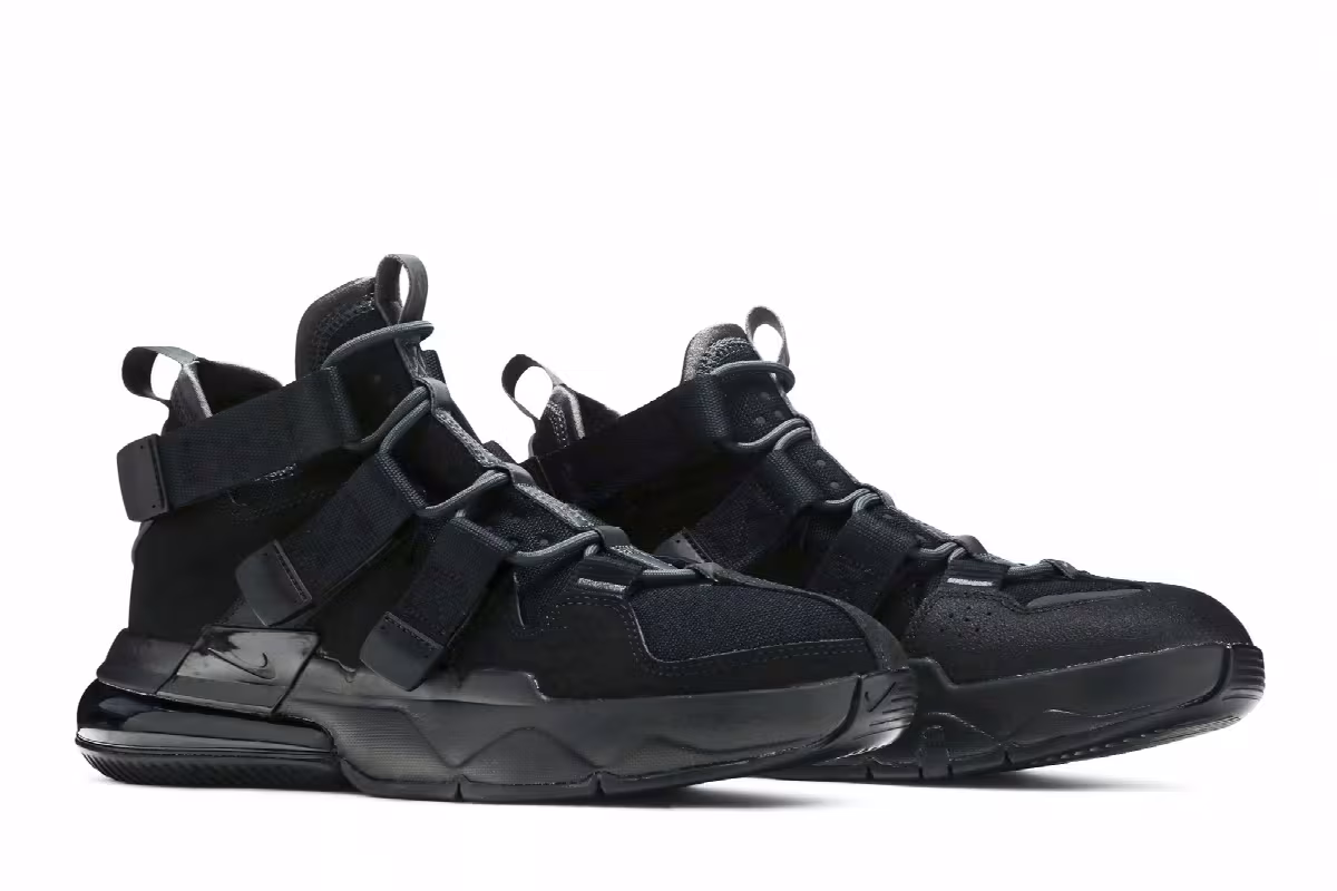 Nike Air Edge 270 Triple Black, view 9