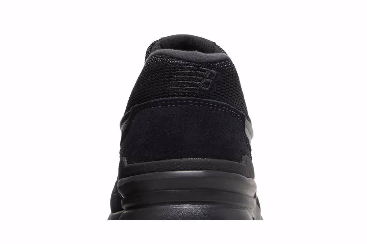 New Balance 997 Triple Black, view 8