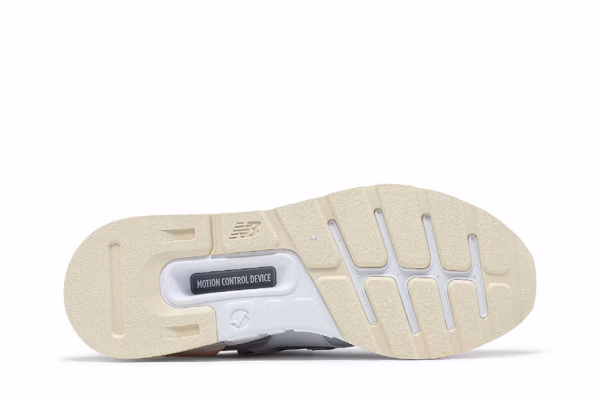 New Balance Women's 997 White Grey Pink, view 5
