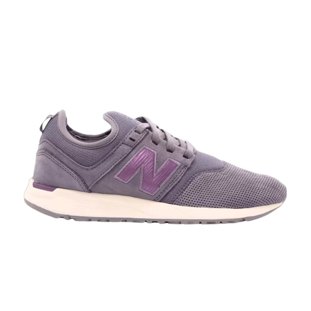 New Balance Women's 247 Strata