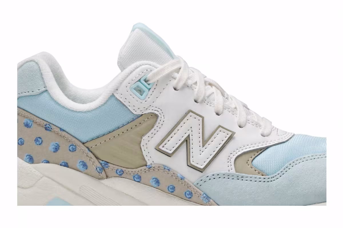 New Balance Women's 580 Baby Blue Floral, view 3