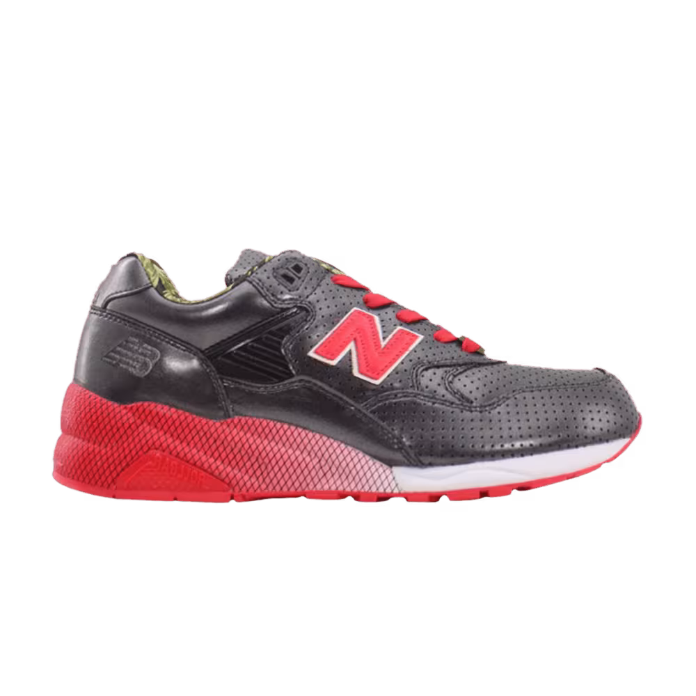 Stussy x mad HECTIC x Undefeated x New Balance MT580 Full Metallic Jacket - Black Red
