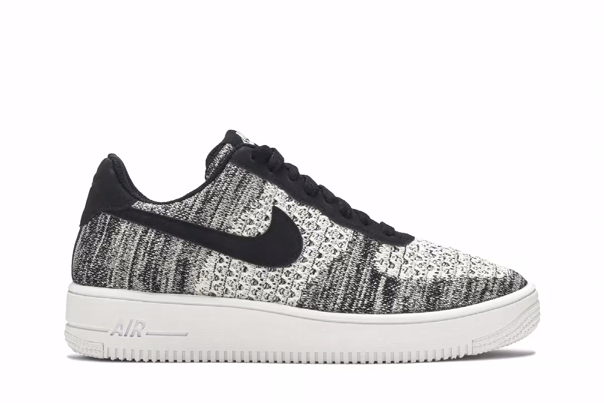 Nike Air Force 1 Flyknit Low 2.0 Oreo, view 2
