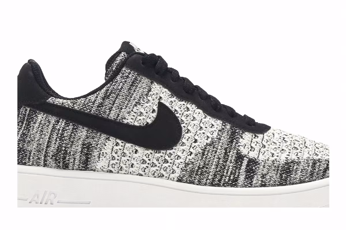 Nike Air Force 1 Flyknit Low 2.0 Oreo, view 3