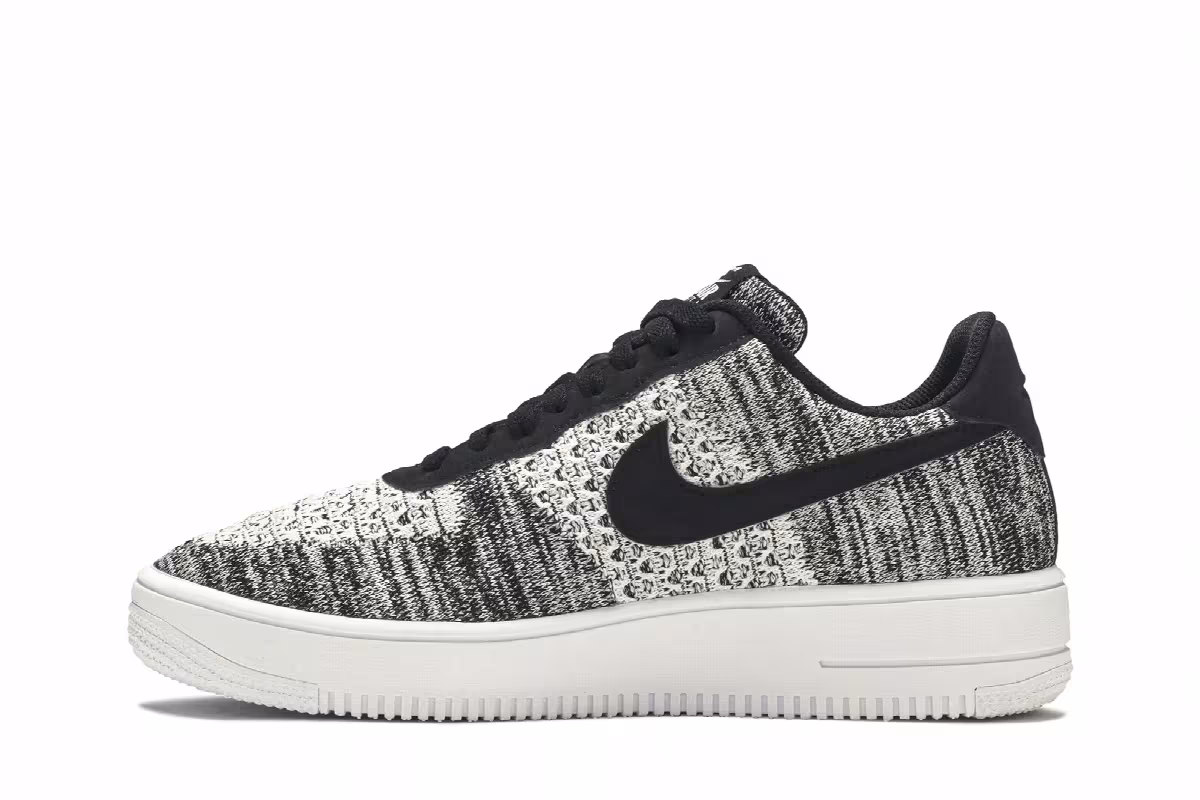 Nike Air Force 1 Flyknit Low 2.0 Oreo, view 4
