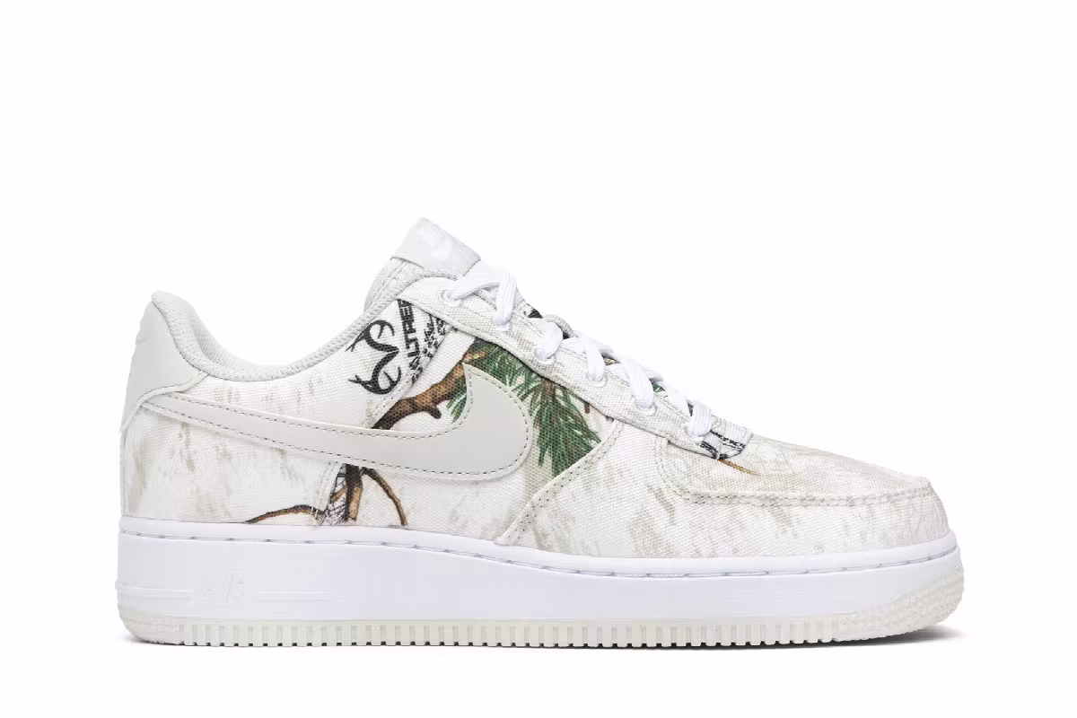 Realtree x Nike Air Force 1 Low White Camo, view 2
