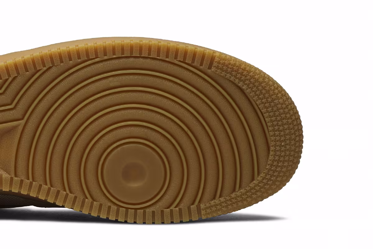 Nike Air Force 1 Low GORE-TEX Gold, view 6