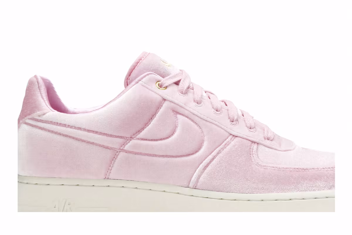 Nike Air Force 1 Low Pink Rise Velour, view 3