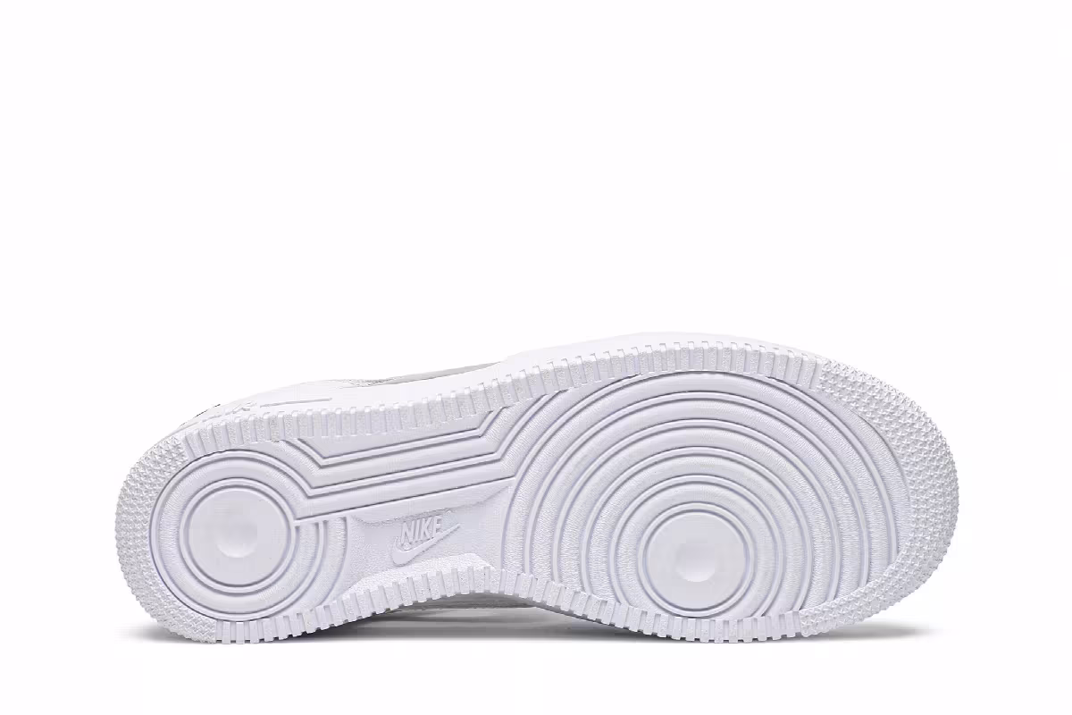Olivia Kim x Nike Women's Air Force 1 07 FF, view 5