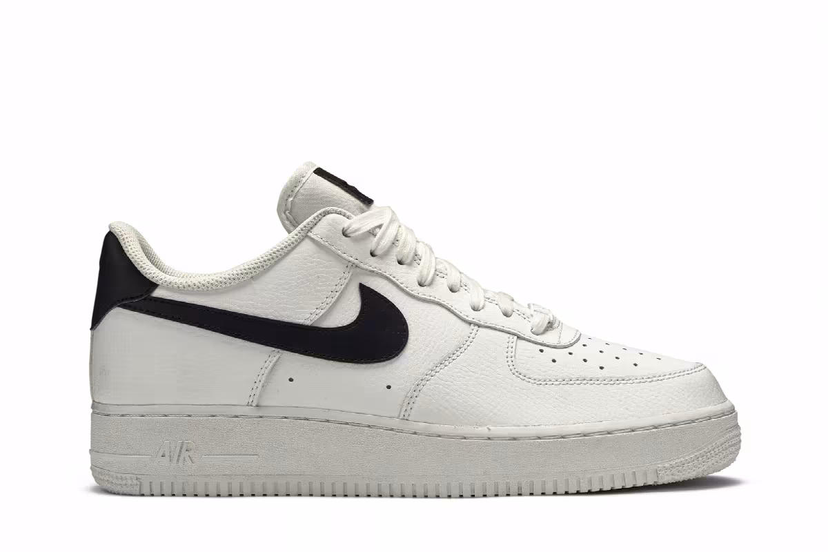 Nike Women's Air Force 1 White Black, view 2
