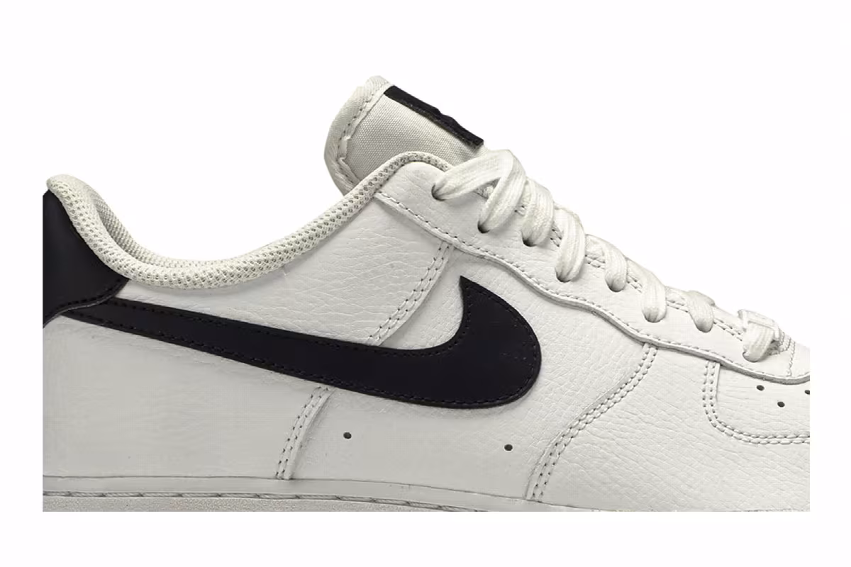 Nike Women's Air Force 1 White Black, view 3
