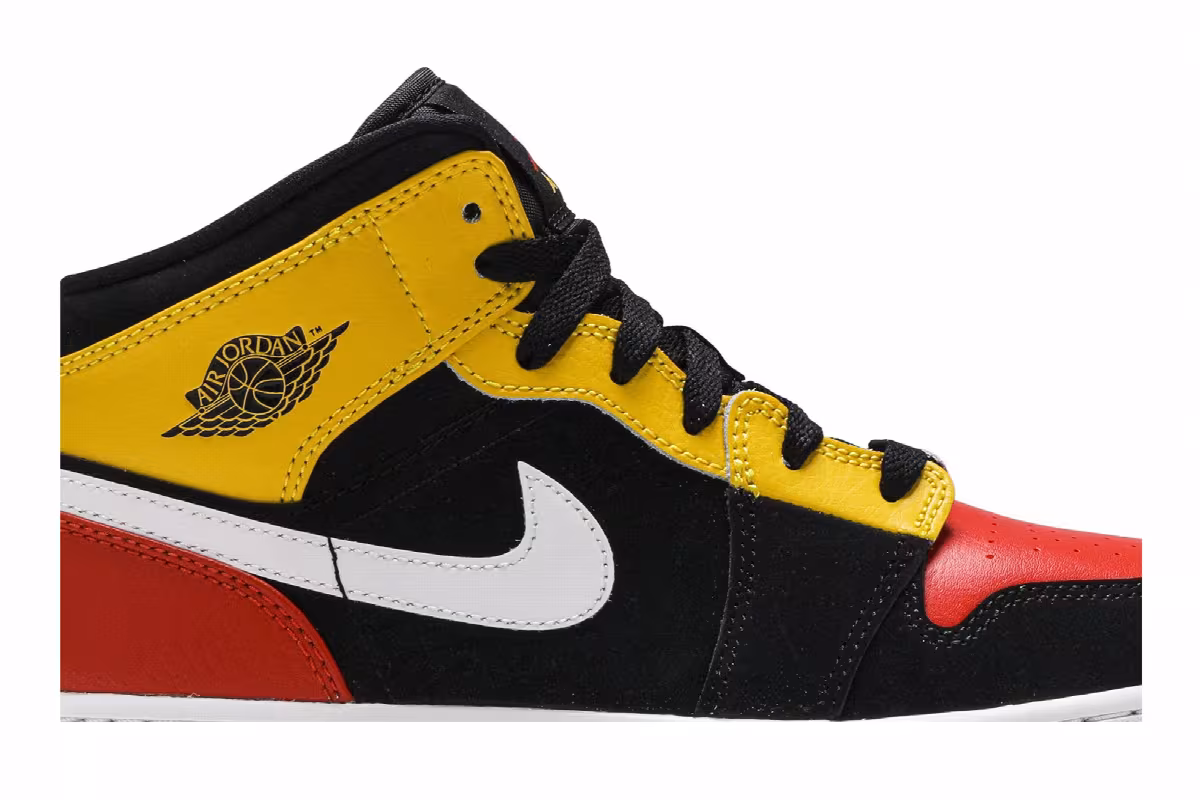 Nike Air Jordan 1 Mid SE GS Amarillo Team Orange, view 3