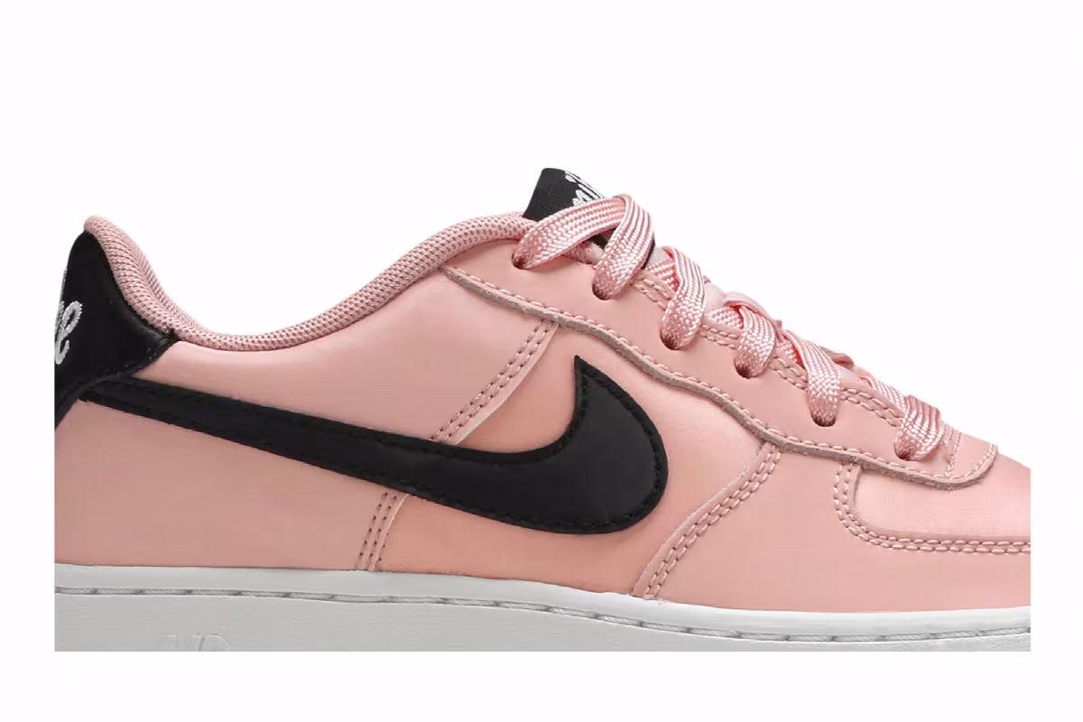 Nike Air Force 1 Low GS Valentines Day, view 3