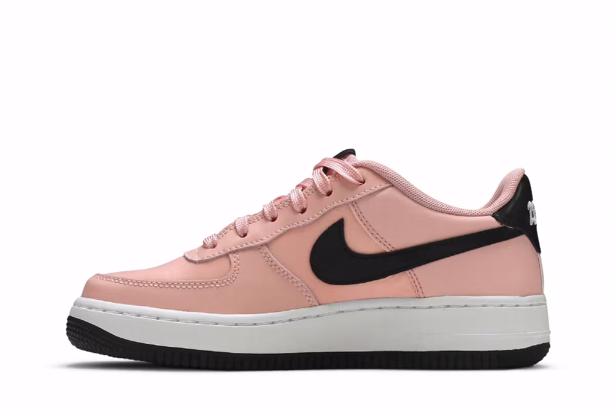 Nike Air Force 1 Low GS Valentines Day, view 4
