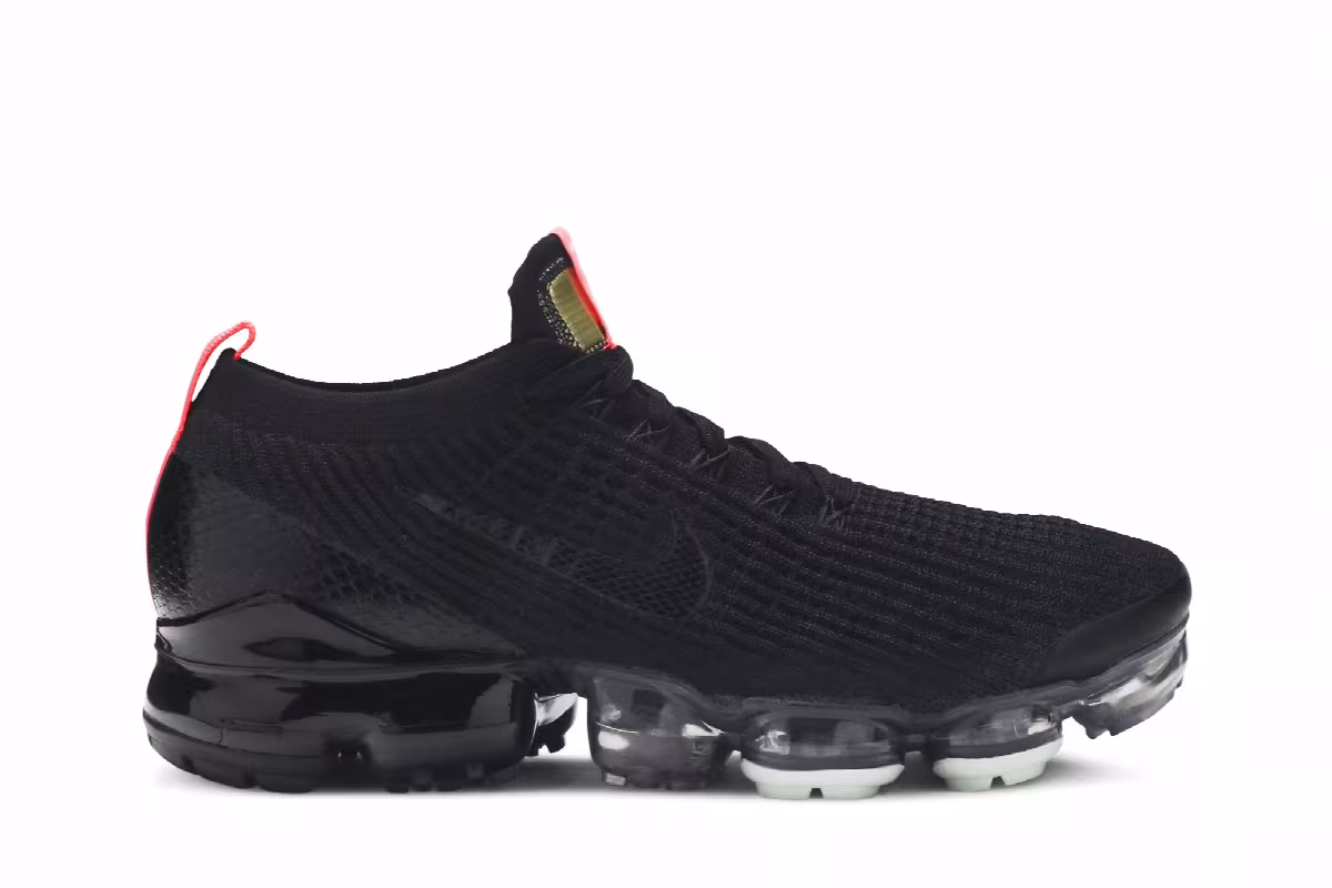 Nike Air VaporMax 3.0 Flash Crimson, view 2