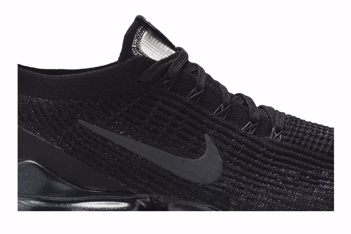 Nike Air VaporMax Flyknit 3 Triple Black, view 3